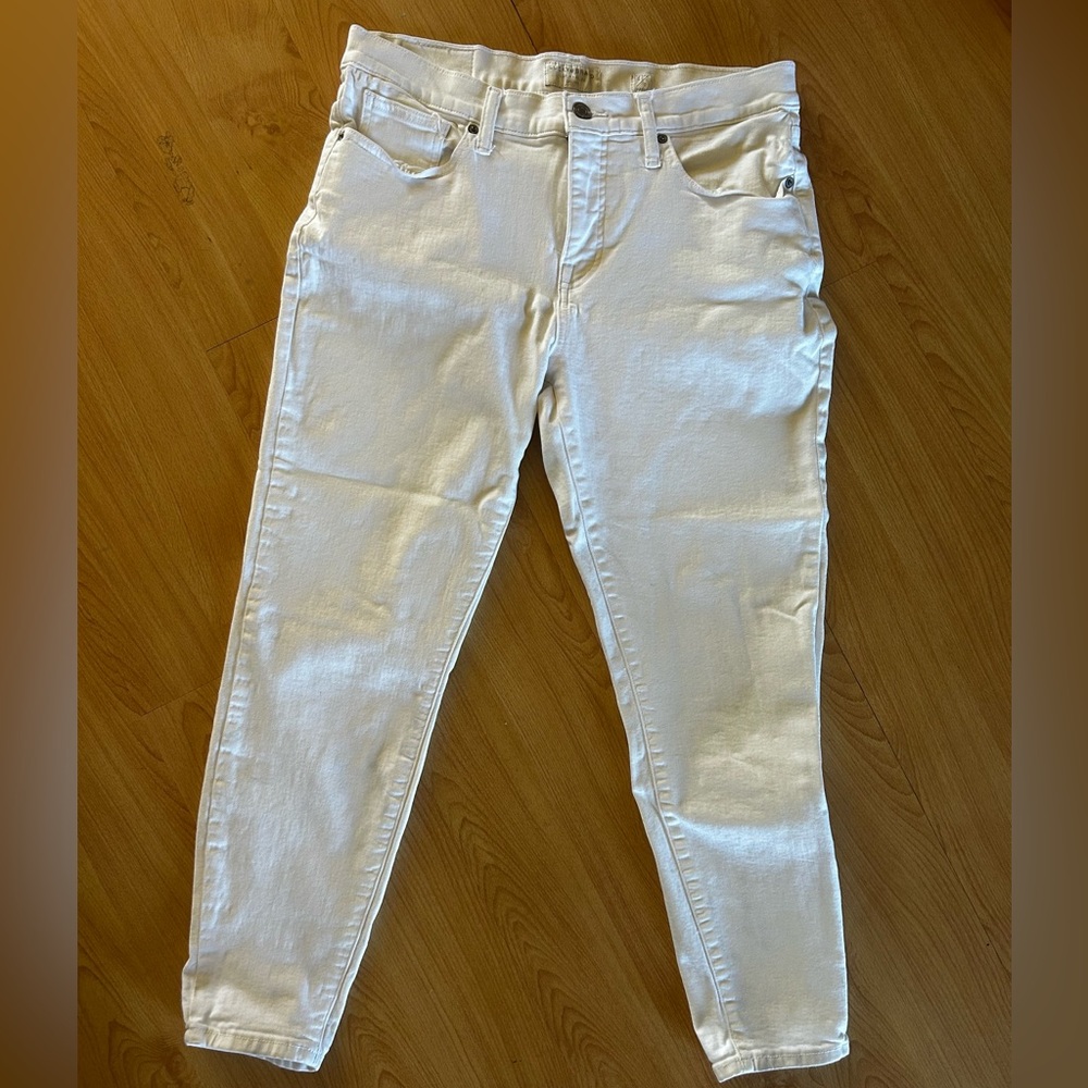 Lucky Brand 🍀 Women's White Jeans - 12/31